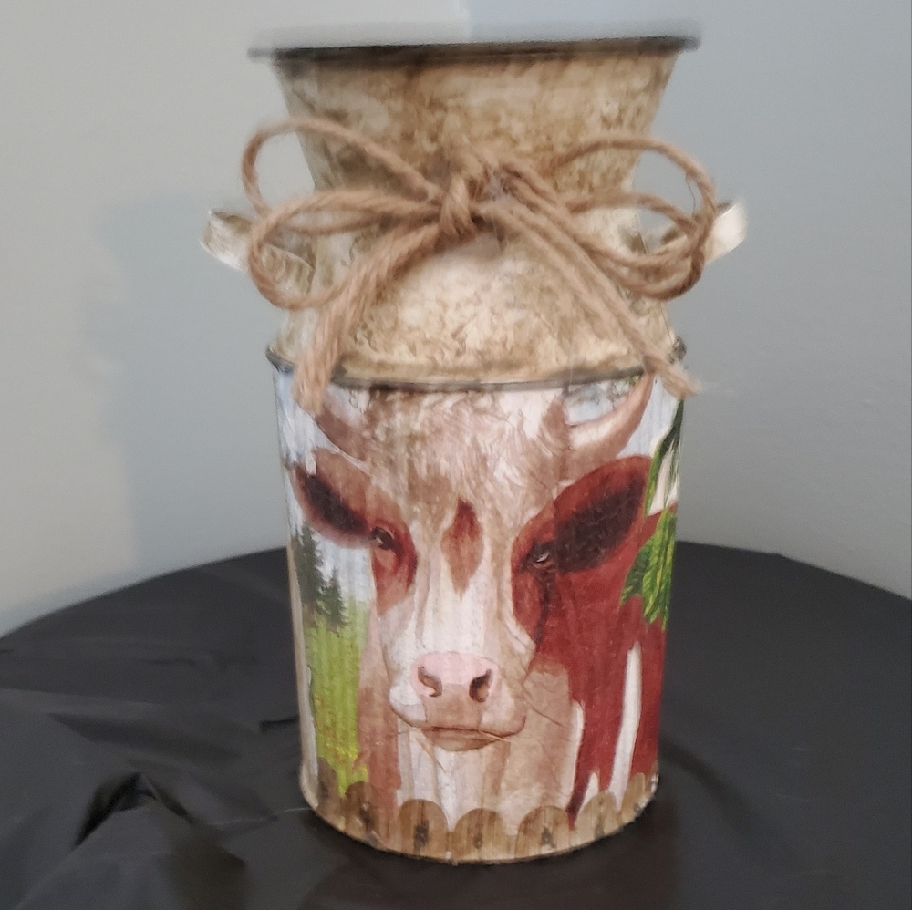 💥FALL SALE💥Distressed and mod-poged Milk Can